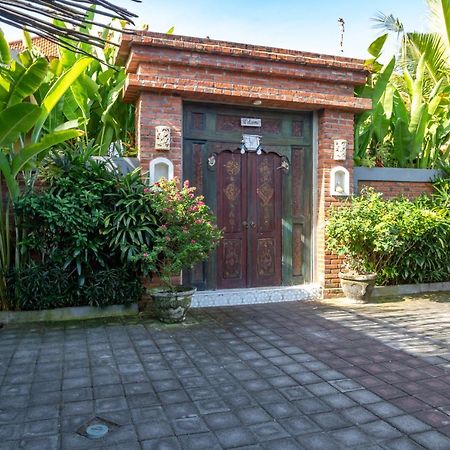 D-Anyar Stay And Surf Canggu Kültér fotó