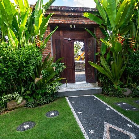 D-Anyar Stay And Surf Canggu Kültér fotó