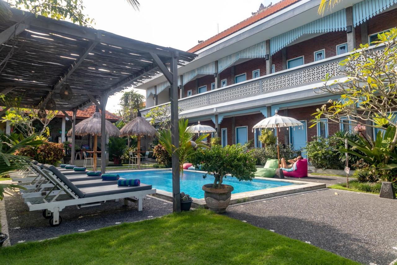 D-Anyar Stay And Surf Canggu Kültér fotó